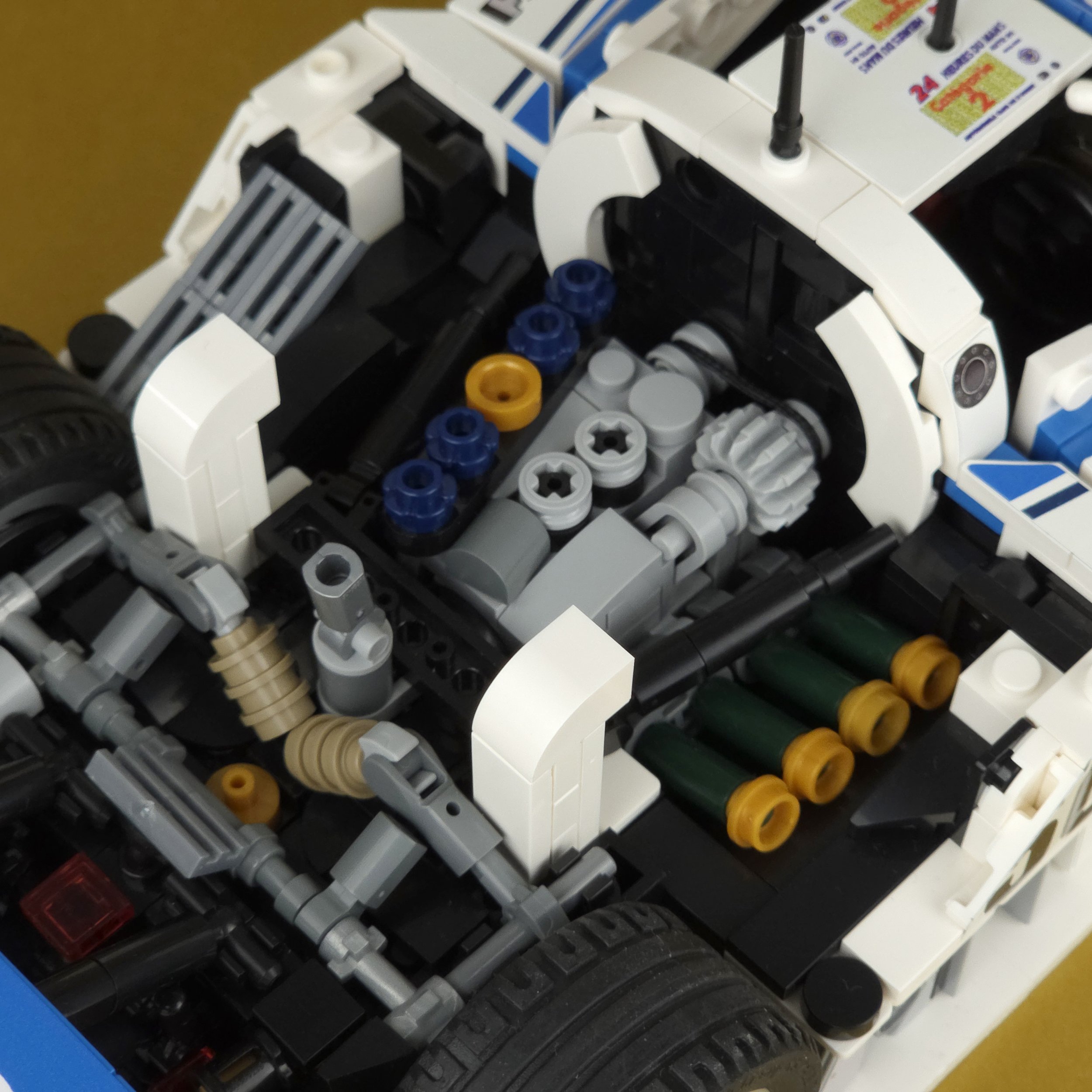 Mazda 787B (white) inspired kit — Pingubricks
